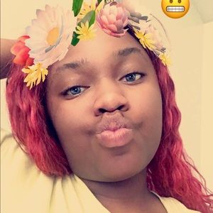 Meet your Posher, Alexia